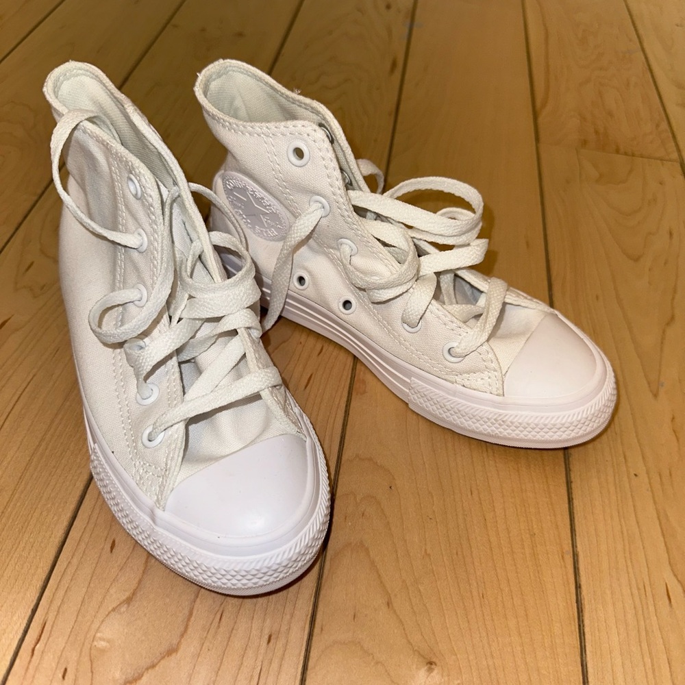 BRAND NEW!! Girls size 13 converses
